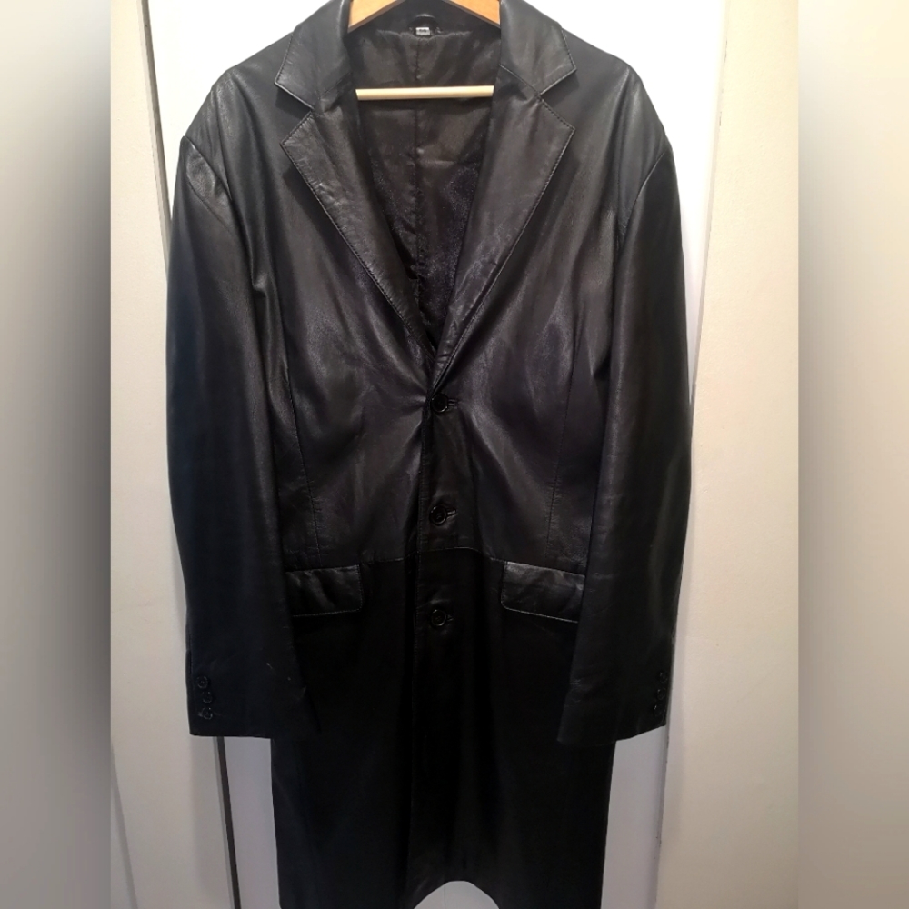 Men's 3/4 black leather coat size Medium